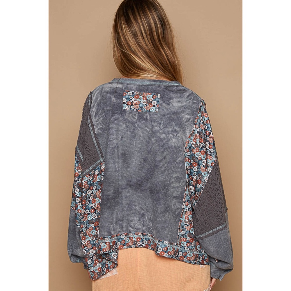 POL Charcoal Floral Mixed Fabric Thermal Top - Picture 6 of 11